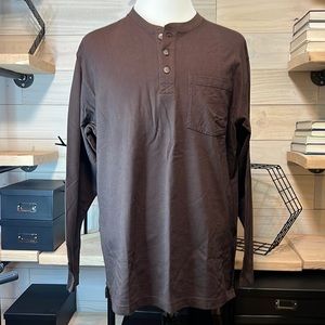 Long sleeve tshirt with pocket and buttons
